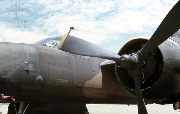 64-17645 b-26knhatrang008.jpg
