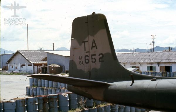 64-17652 b-26knhatrang015.jpg