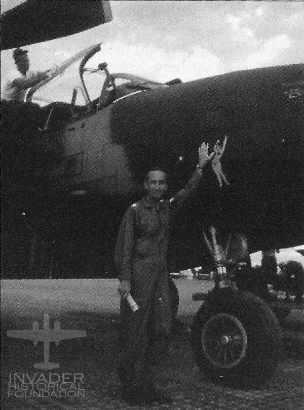 64-17662. With Lt. Col. FarmerWM.jpg